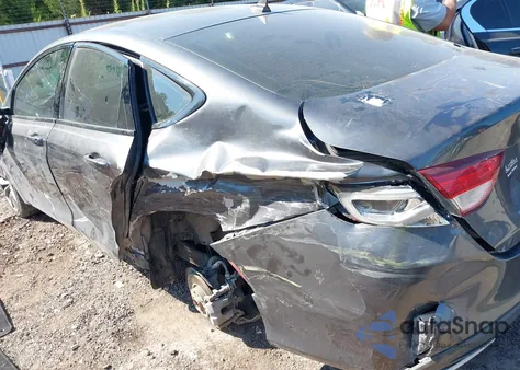 2015 Chrysler 200 S z USA, uszkodzony, nr VIN 1C3CCCBG2FN615066